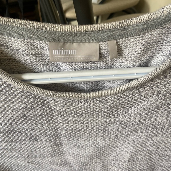 Women’s minimum crew - Picture 2 of 2